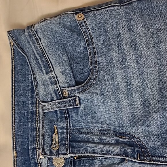 Levi's Light Wash Denim - Picture 5 of 13